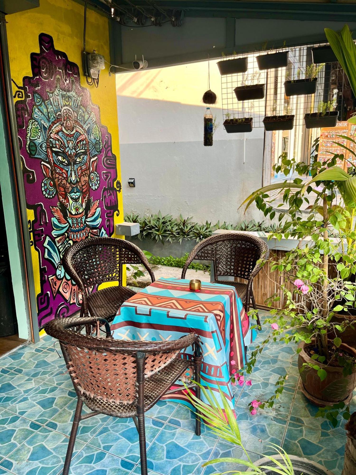 Tiki Tribe Bar & Hostel Ko Tao Dış mekan fotoğraf